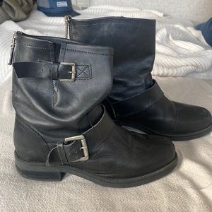 Steve Madden black leather booties